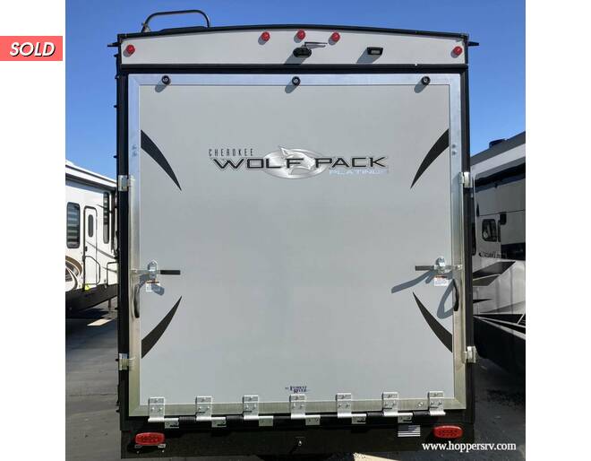 2021 Cherokee Wolf Pack Toy Hauler 315Pack12 Fifth Wheel at Hopper RV STOCK# 002492 Photo 5