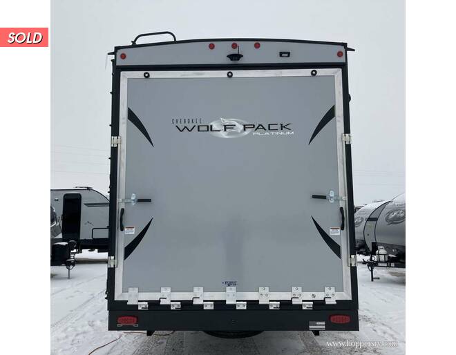 2021 Cherokee Wolf Pack Toy Hauler 365PACK16 Fifth Wheel at Hopper RV STOCK# 002493 Photo 5