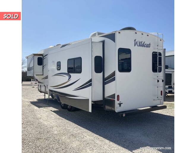 2014 Wildcat 327CK Fifth Wheel at Hopper RV STOCK# consignment 3 Photo 4