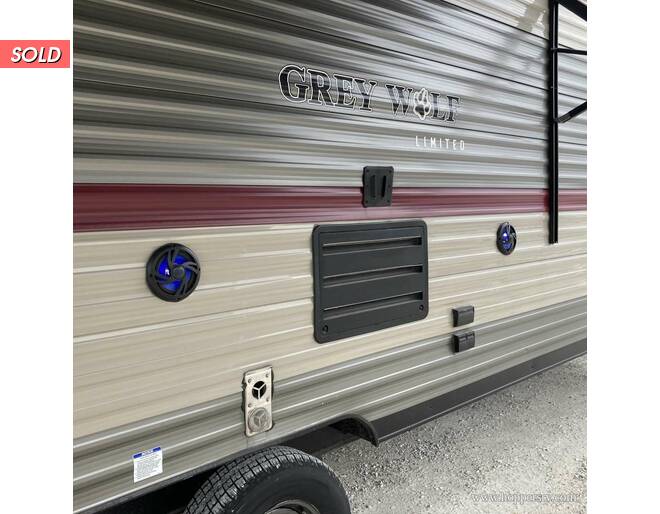 2018 Cherokee Grey Wolf 23MK Travel Trailer at Hopper RV STOCK# 002576 Photo 9