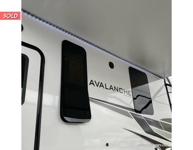 2021 Keystone Avalanche 312RS Fifth Wheel at Hopper RV STOCK# 002643 Photo 8
