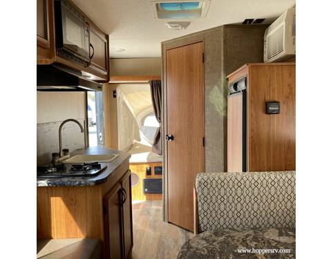 2016 Starcraft Launch 16RB Travel Trailer at Hopper RV STOCK# 002704 Photo 8