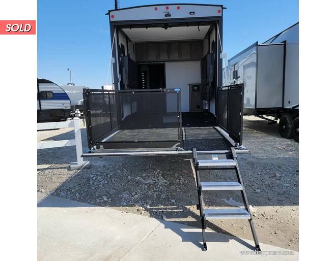 2022 Cherokee Wolf Pack Toy Hauler 315Pack12 Fifth Wheel at Hopper RV STOCK# 002777 Photo 11
