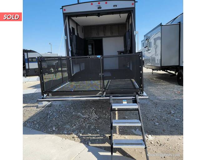 2022 Cherokee Wolf Pack Toy Hauler 315Pack12 Fifth Wheel at Hopper RV STOCK# 002777 Photo 12