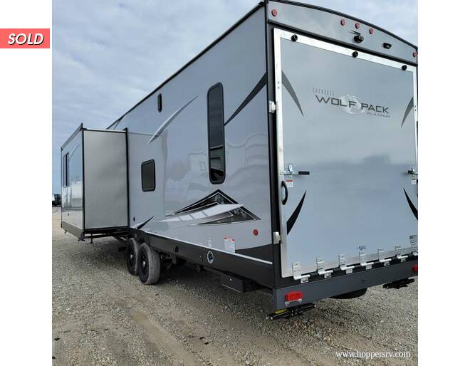 2022 Cherokee Wolf Pack Toy Hauler 365PACK16 Fifth Wheel at Hopper RV STOCK# 002776 Photo 5
