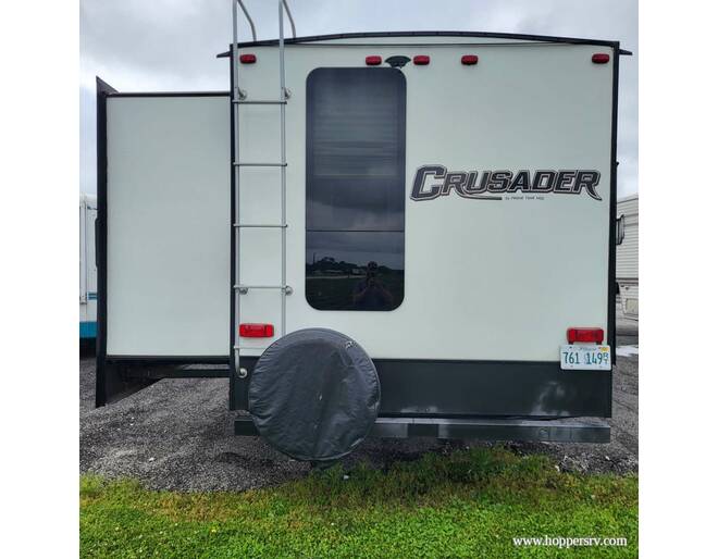 2019 Prime Time Crusader 337QBH Fifth Wheel at Hopper RV STOCK# 003093 Photo 3