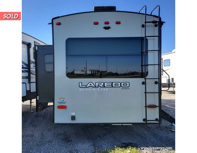 2020 Keystone Laredo Super-Lite 255SRL Fifth Wheel at Hopper RV STOCK# 003112 Photo 4